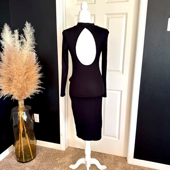 & Other Stories Cut Out Back Ribbed Knit Black Midi Dress
 size 6 - Picture 1 of 12